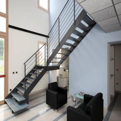 湖北蓝欧钢结构公司提供的钢结构旋转楼梯焊接规范